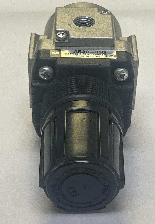 Used SMC,AR30-03G,PRESSURE REGULATOR