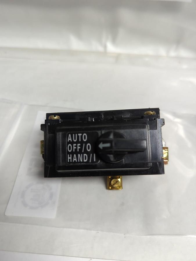 Used SQUARE D,9999SC2,SELECTOR SWITCH B600 PRE-OWNED
