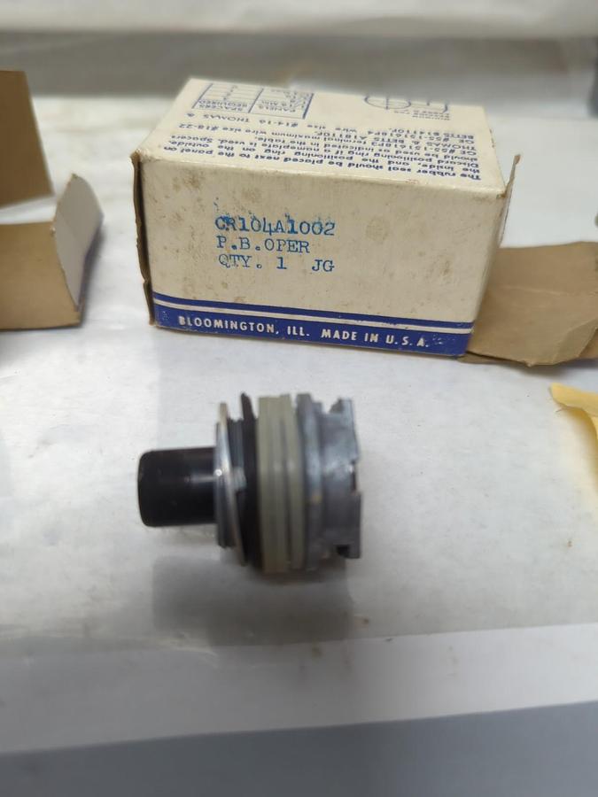 GENERAL ELECTRIC,CR104A1002,BLACK PUSH BUTTON SWITCH LOT OF 2 NOS