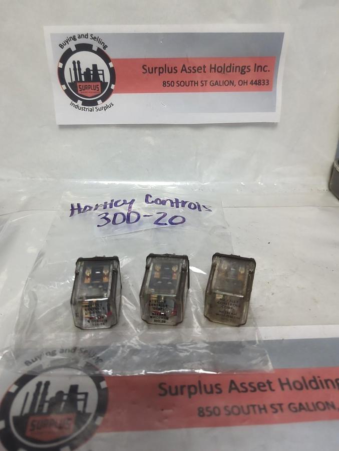 Used HARTLEY CONTROLS,300-20,PLUG IN RELAY 8-PIN LOT OF 3 PRE-OWNED
