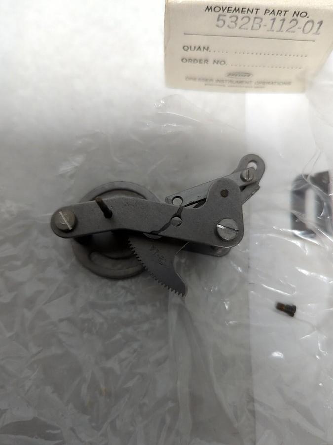 DRESSER,532B-112-01,MOVEMENT PRESSURE TRANSMITTER NOS