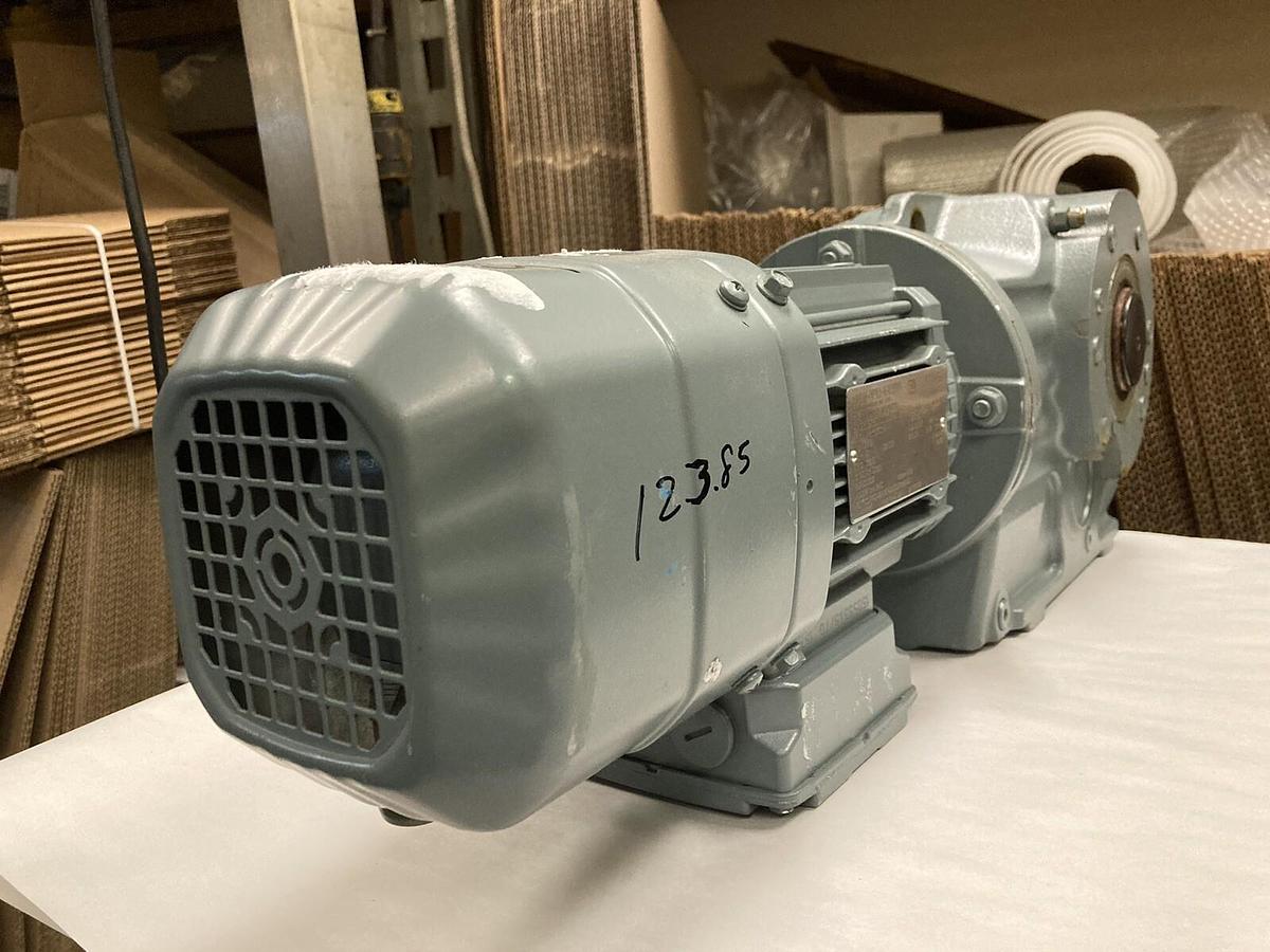 Sew Eurodrive,KA57/TDRS71M4,Gearmotor 3/4 HP  1690/14 RPM  Ratio 123.85