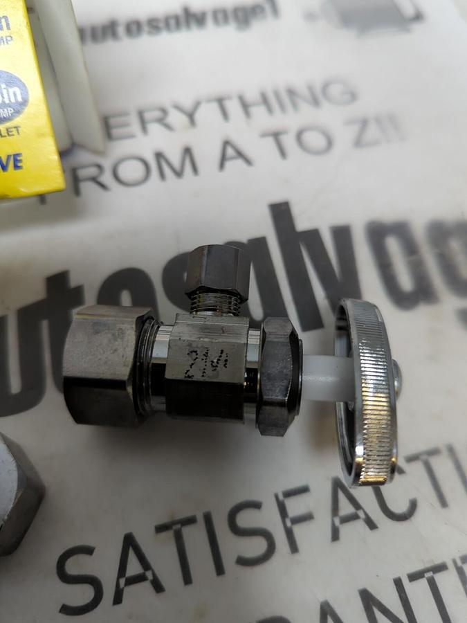 BRASS CRAFT,OCR19XC1,MULTI TURN ANGLE VALVE 1/2 IN INLET 3/8 IN OUTLET NOS