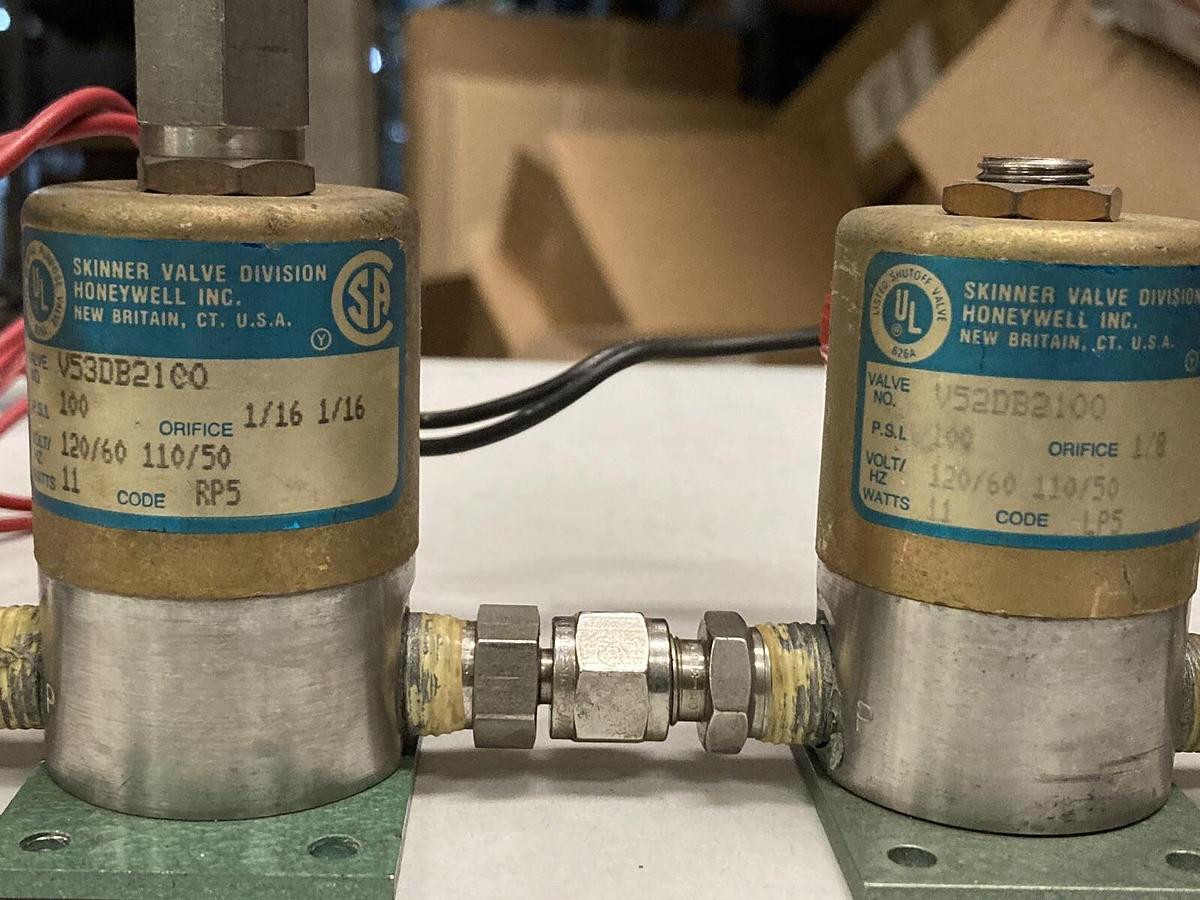 Used Skinner,V53DB2100,Solenoid Valve Set