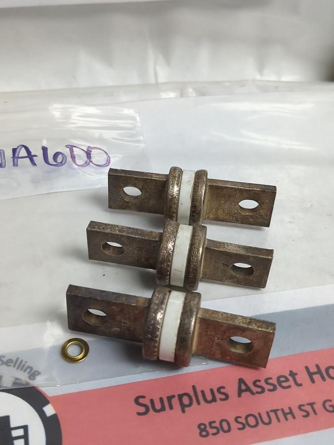 Used COOPER BUSSMANN,FWA600,SEMICONDUCTOR 600 AMP FUSE LOT 3 OF PRE-OWNED