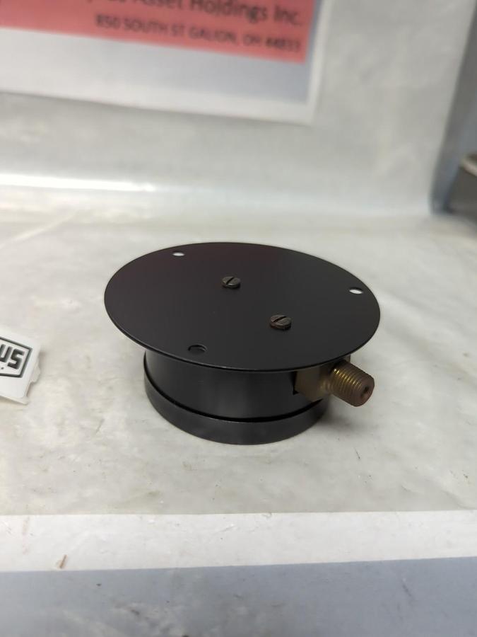 Used MARSHALL TOWN,89901,GAUGE 2-1/2 IN FACE 1/4 IN NPT BOTTOM CONNECTION PRE-OWNED