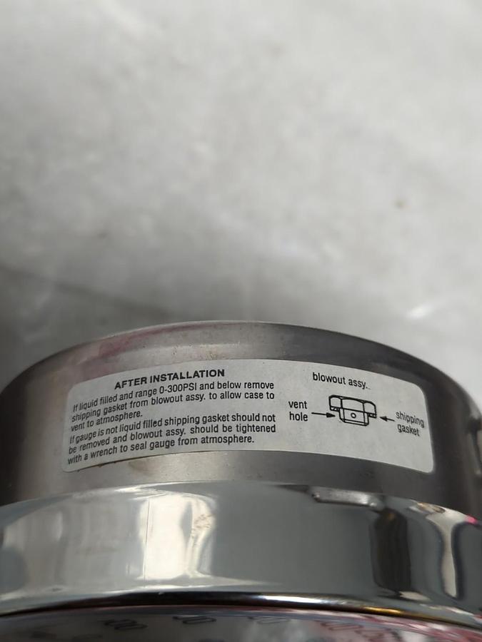 MCDANIEL CONTROLS,GAUGE 0-5000PSI 4 IN FACE 1/4 IN NPT BOTTOM CONNECTION NOS