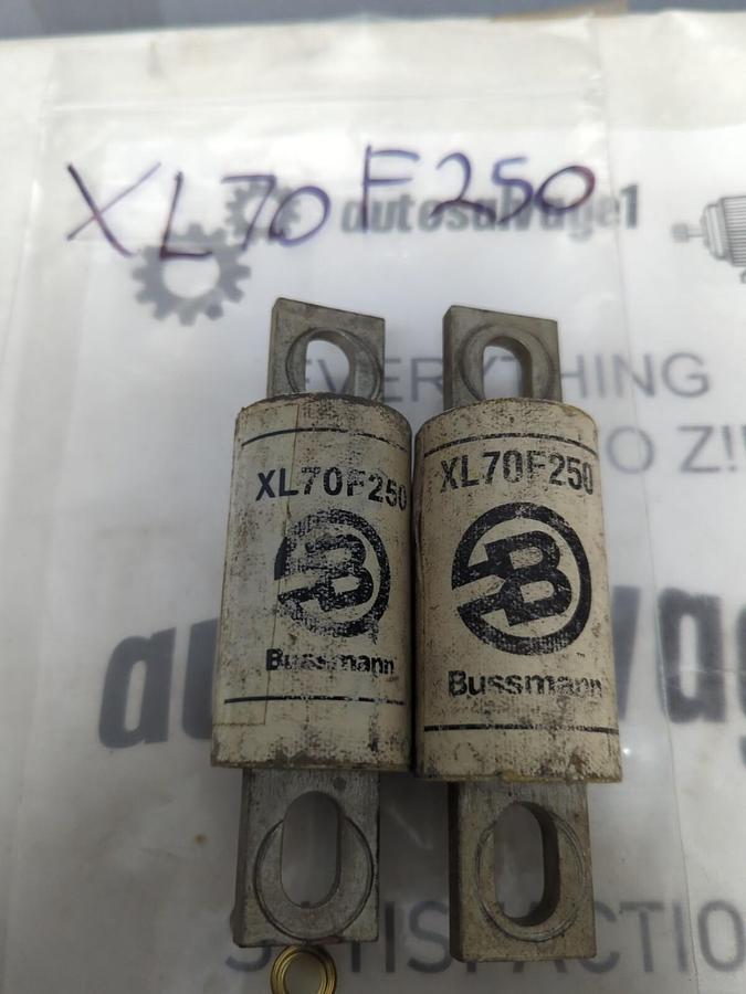 COOPER BUSSMANN,XL70F250,SEMICONDUCTOR 250 AMP FUSE LOT OF 2 NOS