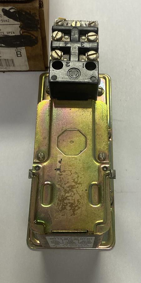 ALLEN BRADLEY,849-ZOD32,SERIES B PNEUMATIC TIME DELAY RELAY NOS