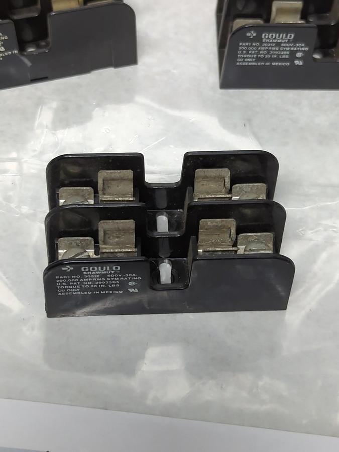 Used GOULD SHAWMUT,30312,FUSE HOLDER 600V-30A LOT OF 3 PRE-OWNED