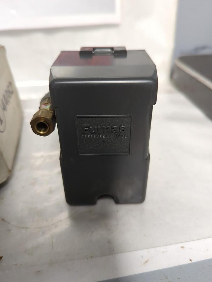 FURNAS,69MB6Y,SERIES A PRESSURE SWITCH WITH UNLOADER VALVE NOS