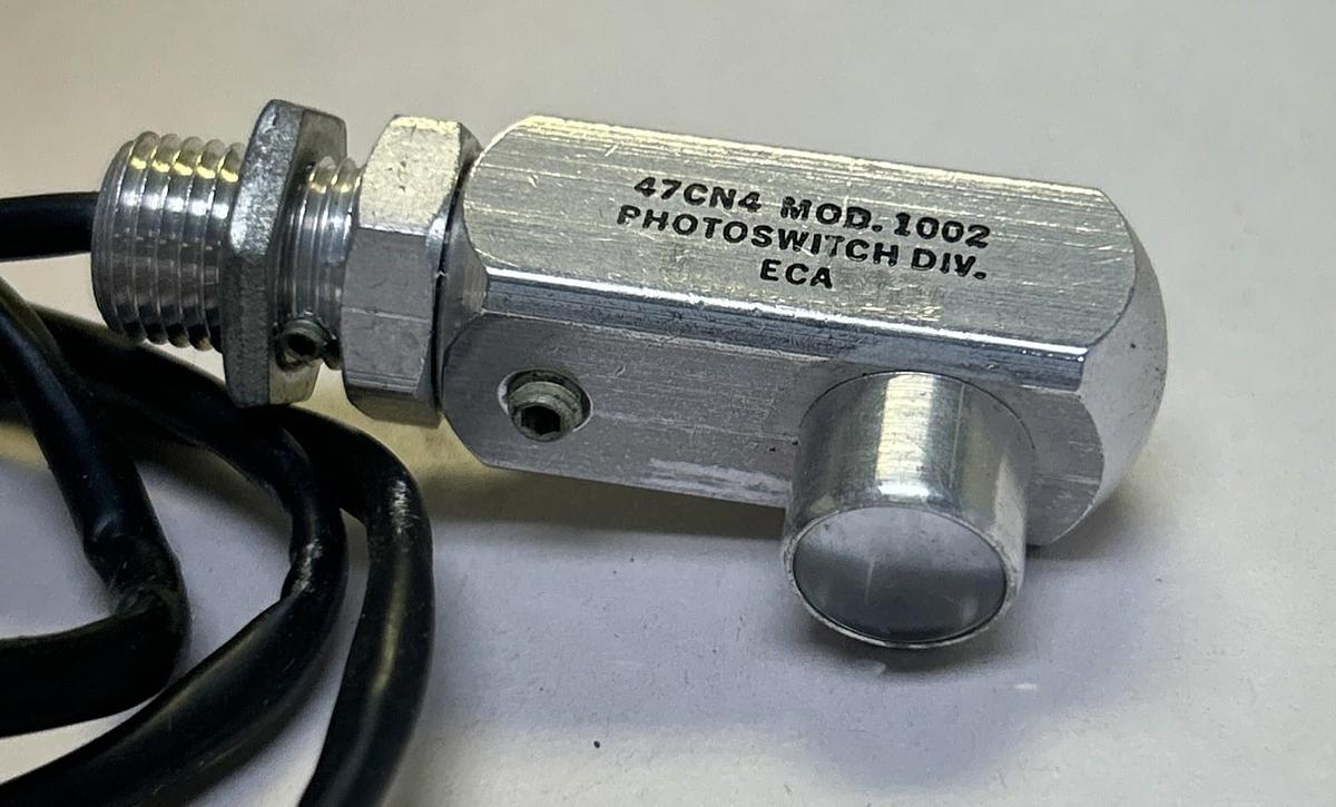 Used ELECTRONICS CORP OF AMERICA,47CN4-1002,PHOTOSWITCH SENSOR