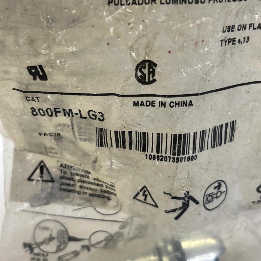 Used ALLEN BRADLEY,800FM-LG3,GREEN PUSH BUTTON NOS