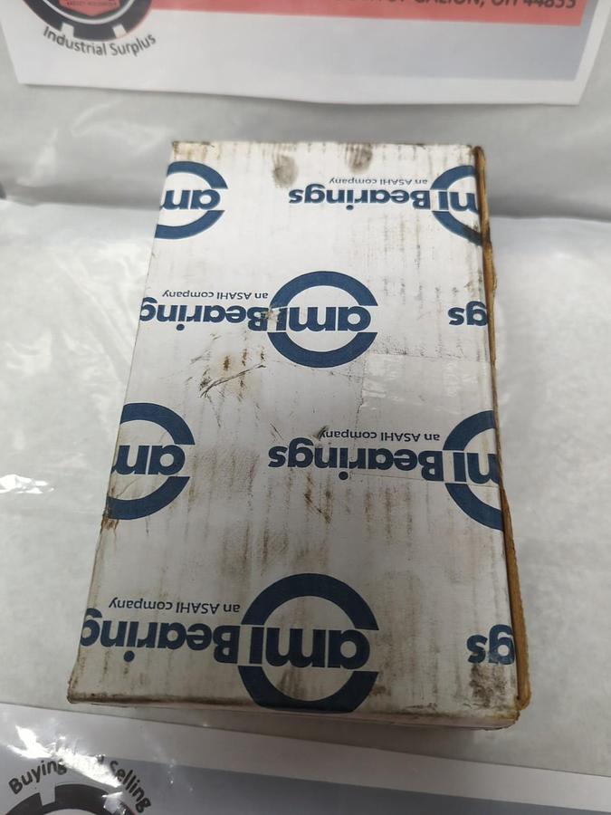 AMI,UEPX09-28,MEDIUM ACCU-LOC PILLOW BLOCK BEARING 1-3/4 INCH NEW UNOPENED BOX