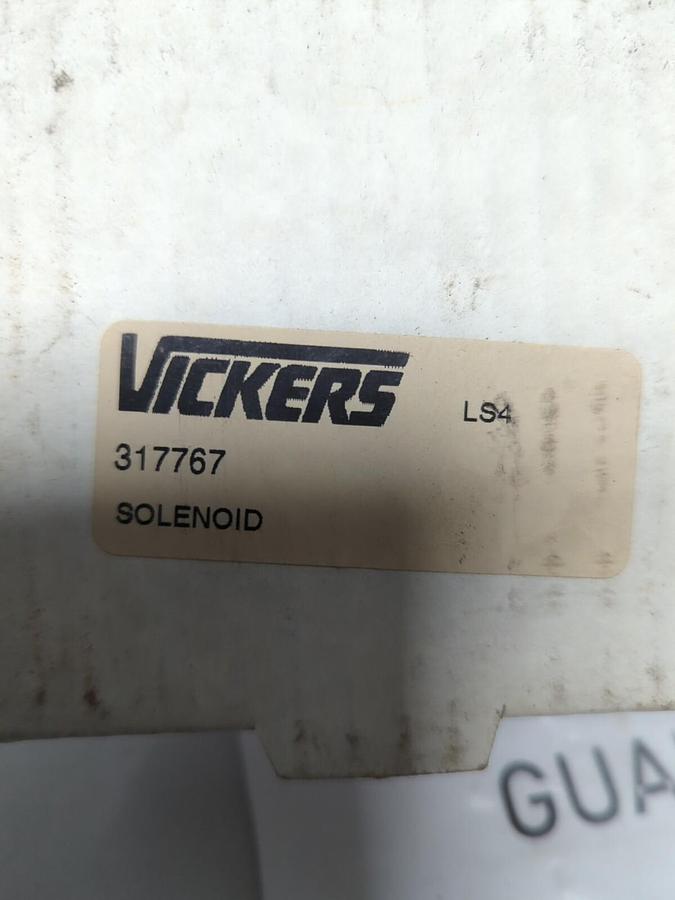 VICKERS,317767,SOLENOID 115V 60HZ 61 AMP NOS