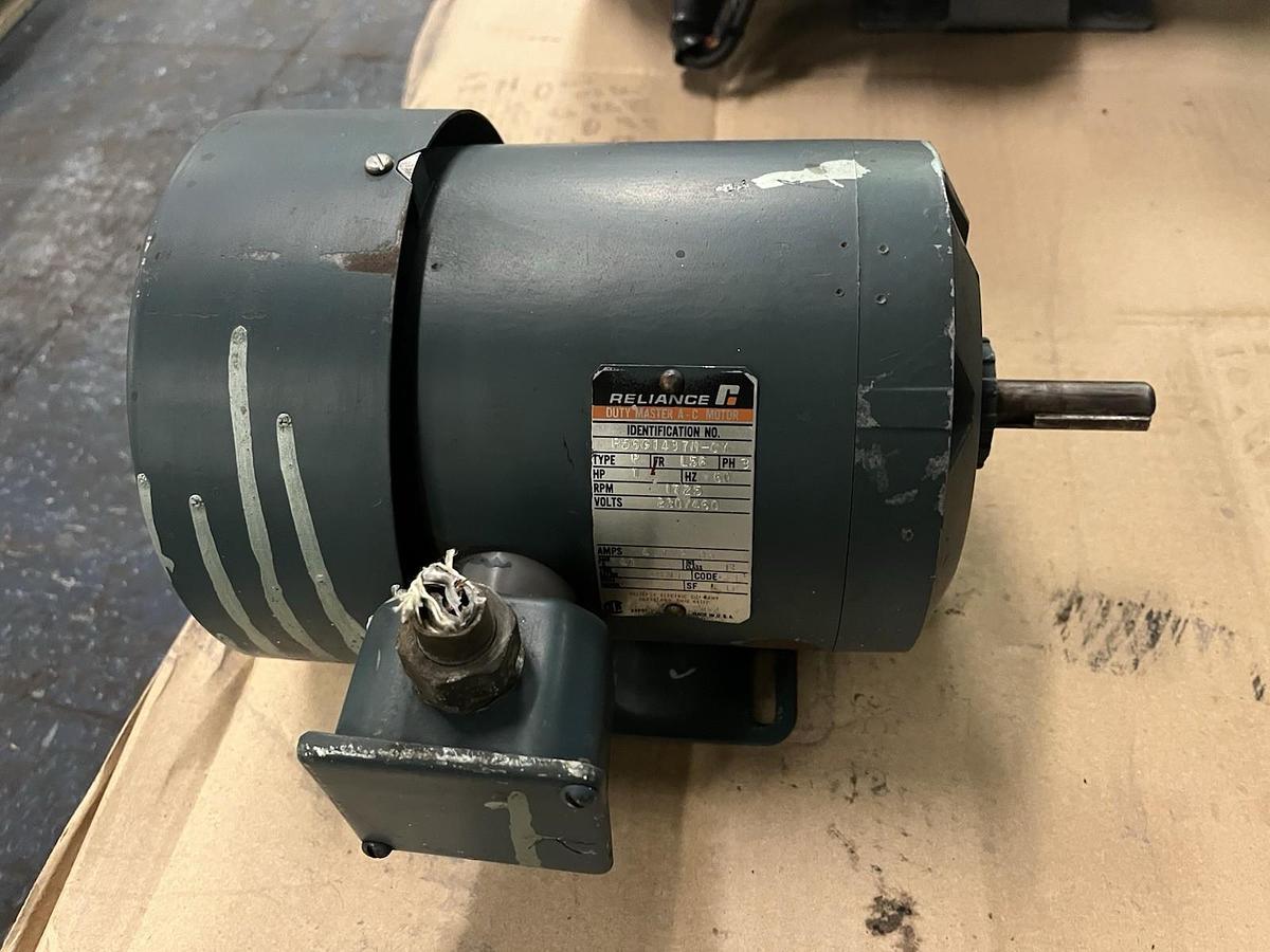 Used RELIANCE,P56G1437N-CY,DUTY MASTER MOTOR 1HP 1725RPM L56 3PH