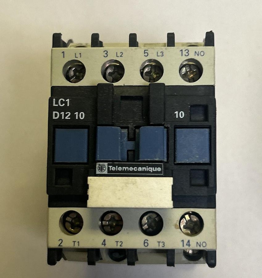 Used TELEMECANIQUE,LC1D1210,CONTACTOR 120V COIL LOT OF 4