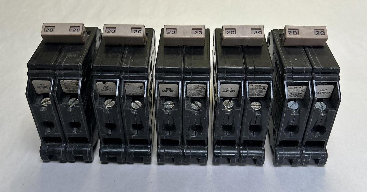 Used CUTLER-HAMMER,CH220,CIRCUIT BREAKER 20A 120/240V 2P LOT OF 5