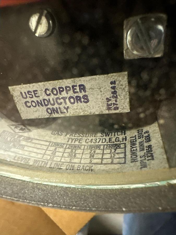 Honeywell,C4371EGH,Gas Pressure Switch 0-7 KPA