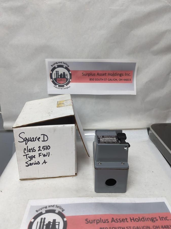 Used SQUARE D,CLASS 2510,TYPE FW1 MAUNUAL STARTER TYPE 4 ENCLOSURE WATERTIGHT USED