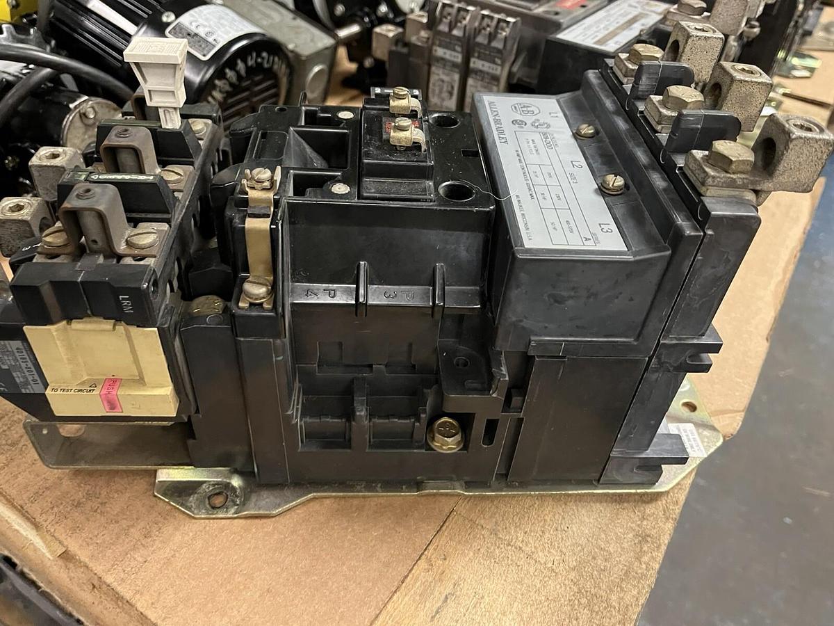 Used ALLEN BRADLEY,509-DOD,SIZE 3 MOTOR STARTER 120V COIL VERY NICE CONTACTS SEE PIC