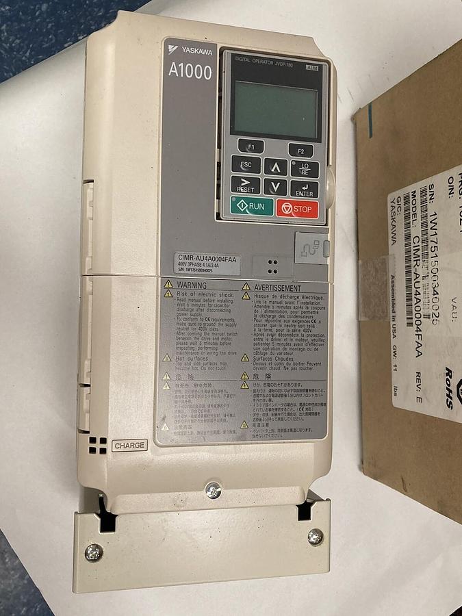Yaskawa,CIMR-AU4A0004FAA,VFD Variable Frequency Drive 480v 4.3A