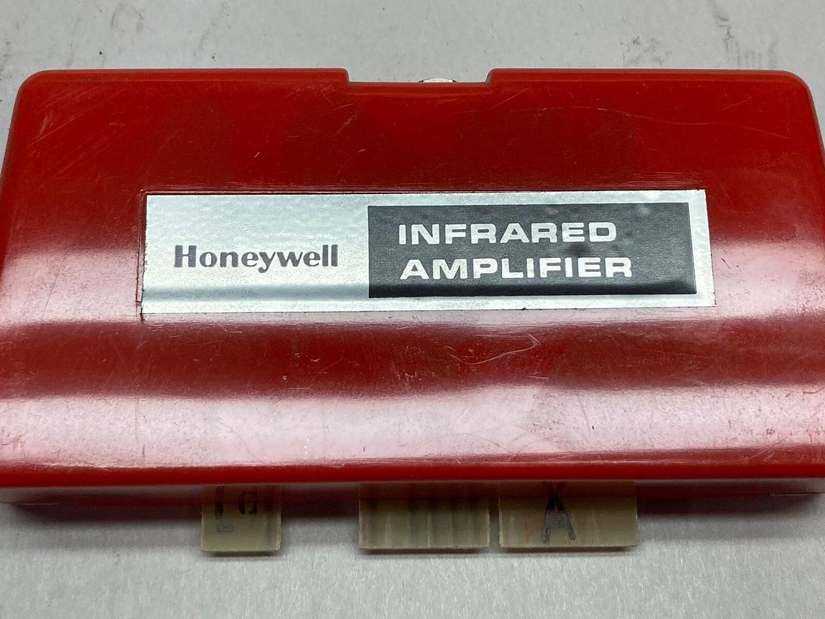 Honeywell,R7248A1004,Plug-In Infrared Flame Safeguard Amplifier