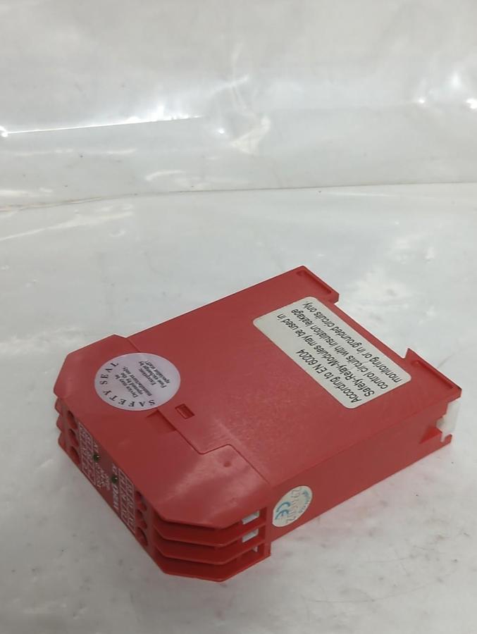 Used SUNX,SRB-NA-R-C.17/SX-24V.SAFETY RELAY PRE-OWNED