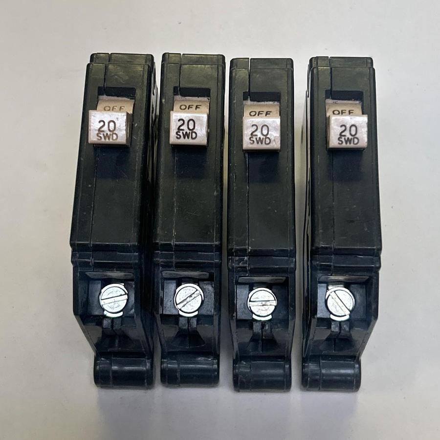 Used CUTLER-HAMMER,CH120,CIRCUIT BREAKER 20A 120/240V 1P LOT OF 4