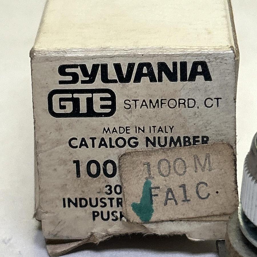 SYLVANIA,100MFA1C,PUSH BUTTON NOS