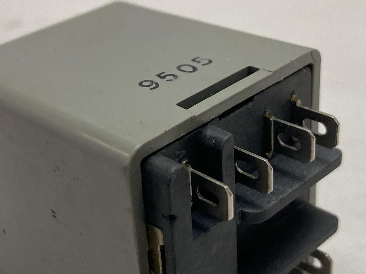 Used Allen-Bradley,8-530,Electromechanical DPDT Relay Ser B 1/10Hp 5A 120Vac