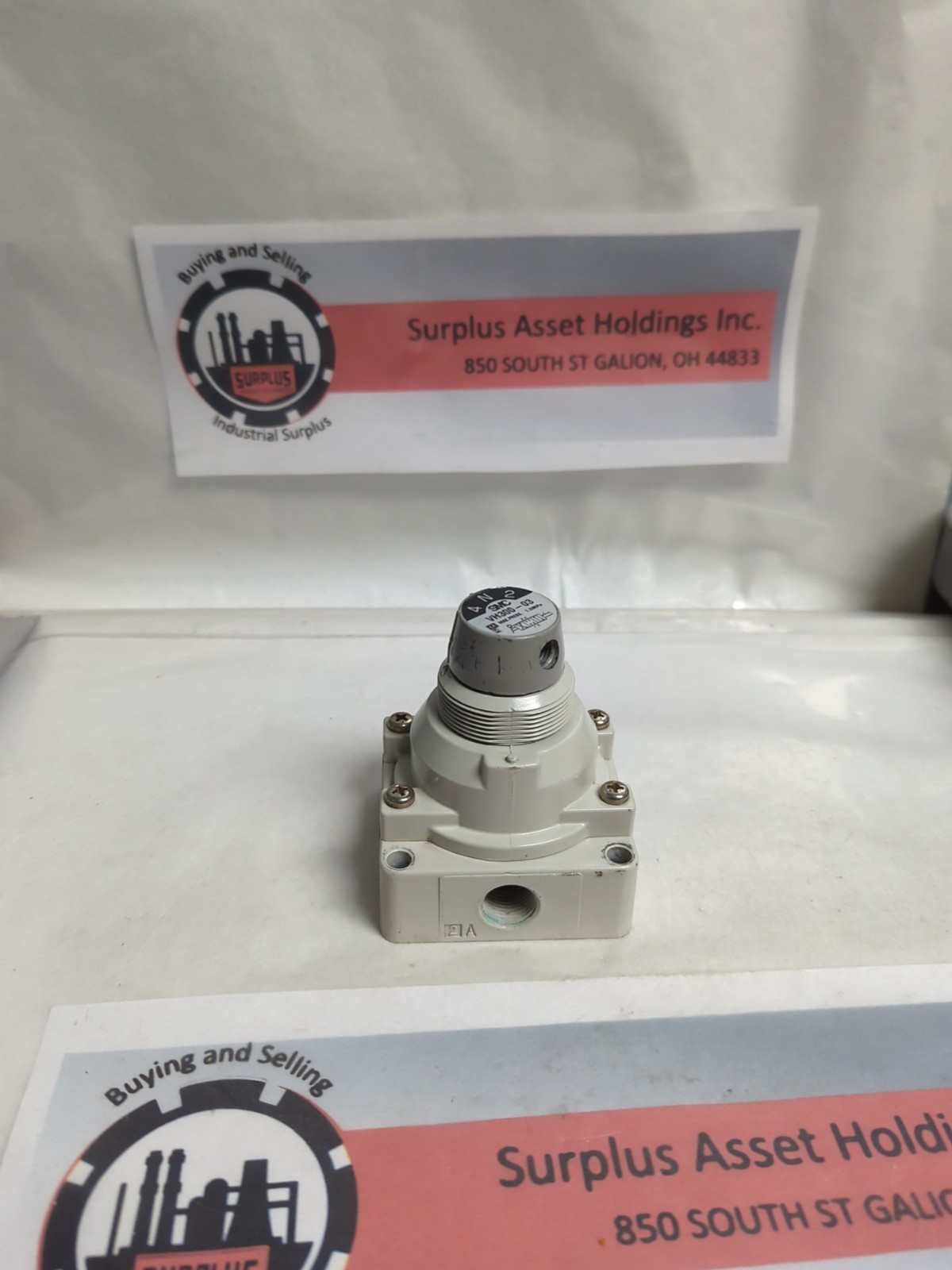 Used SMC,VH300-03,MANUAL AIR CONTROL VALVE MISSING HANDLE PRE-OWNED