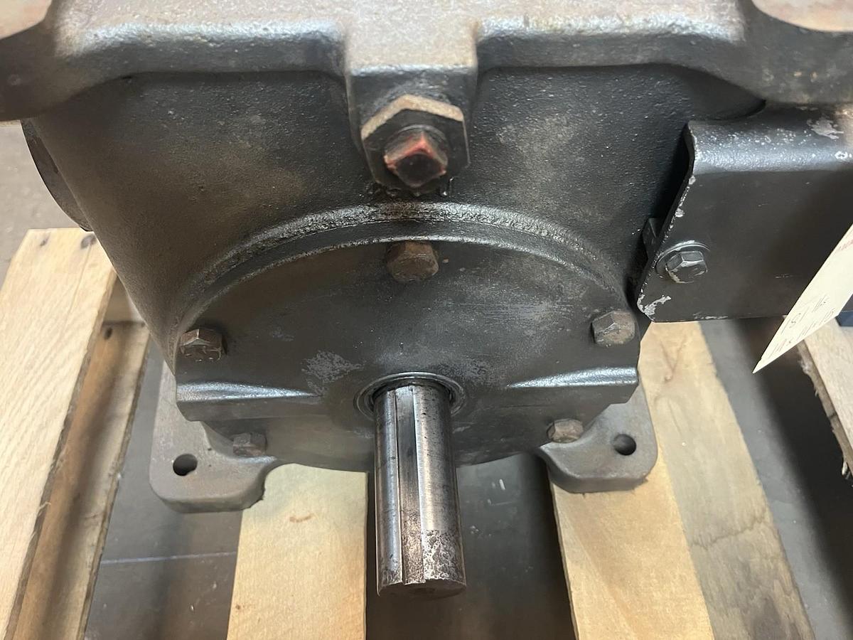 Used BROWNING,450U1-LR60F,WORM GEAR SPEED REDUCER RATIO 60 3.40HP 1750RPM