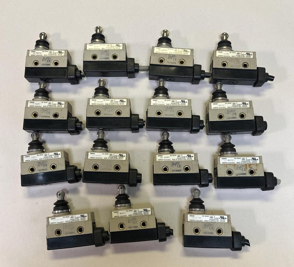 Used OMRON,ZC-N2255,ROLLER LIMIT SWITCH 250VAC 10AMP LOT OF 15