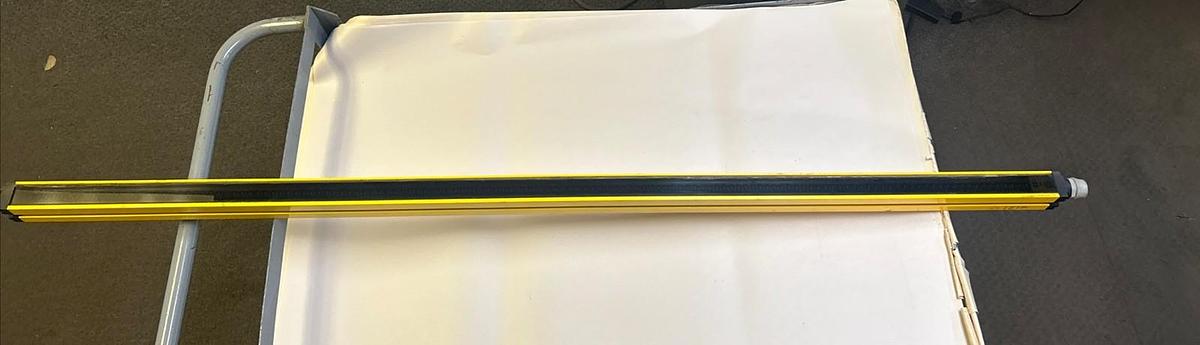 Used SICK,C40S-1303AA030,LIGHT CURTAIN BASIC SENDER