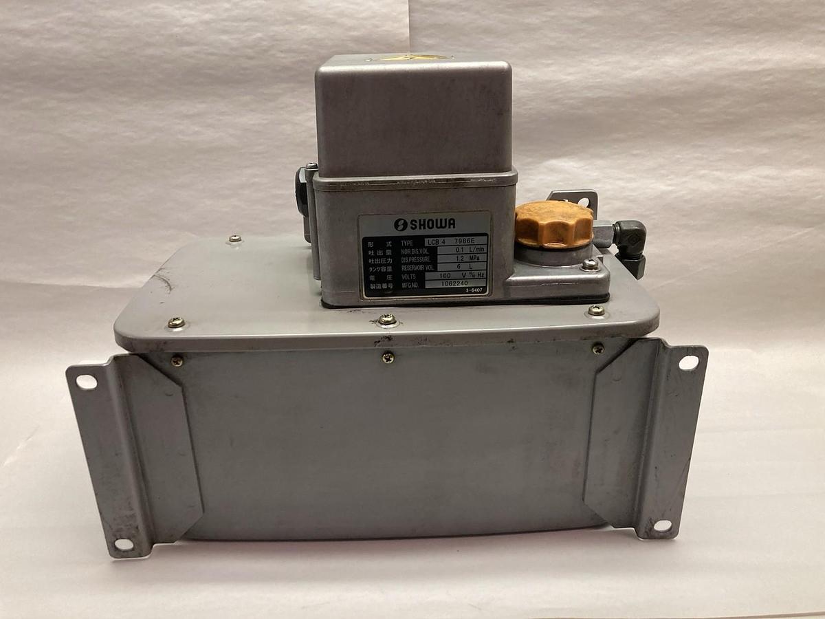 Used Showa,LCB-4 7986E,Lubrication Unit 1.2MPa 100V 50/60Hz 0.1 L/min