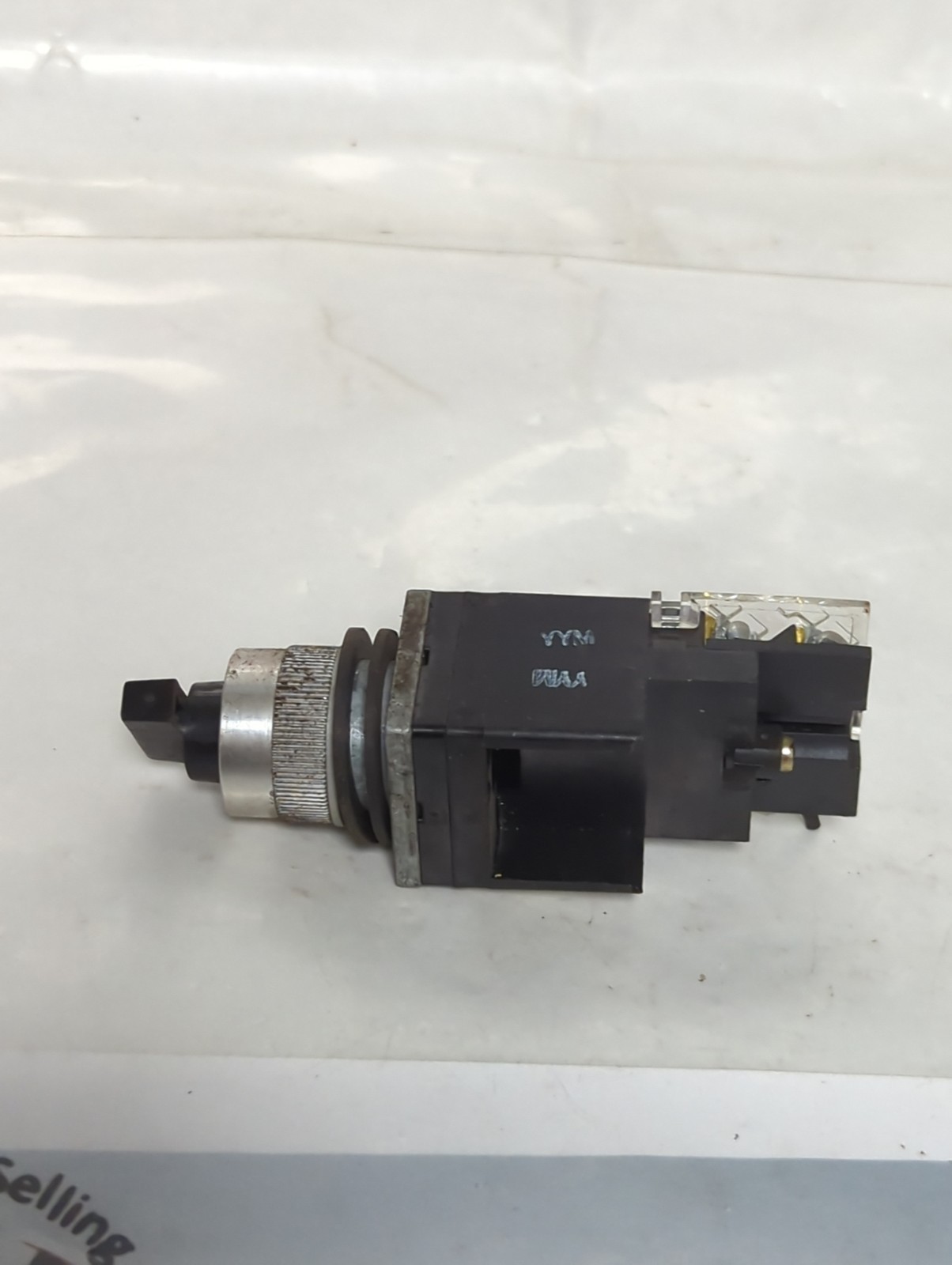 Used ALLEN BRADLEY,800MR-HX2B,SERIES A SELECTOR SWITCH PRE-OWNED