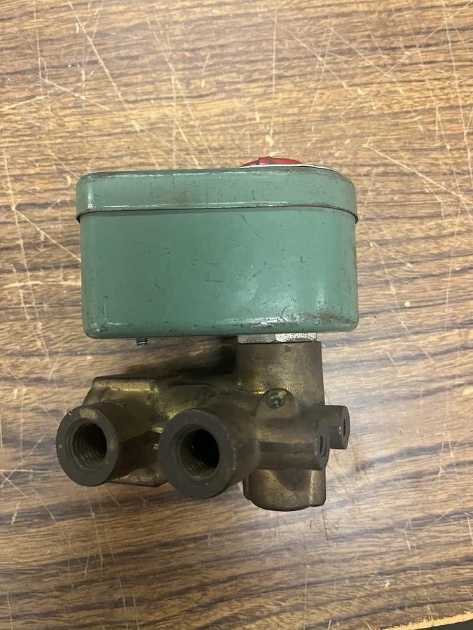 Used ASCO,JSP8262A212,SOLENOID VALVE 120V 1/4"