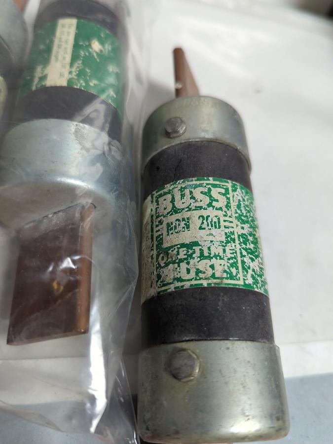 Used COOPER BUSSMANN,NON-200,ONE-TIME 200 AMP FUSE LOT OF 4 PRE-OWNED