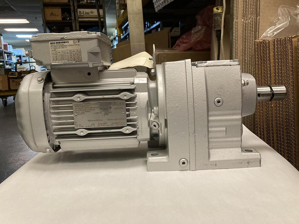 Sew-Eurodrive,R47/II2GD,Gearmotor 1735/47 RPM  266/460V