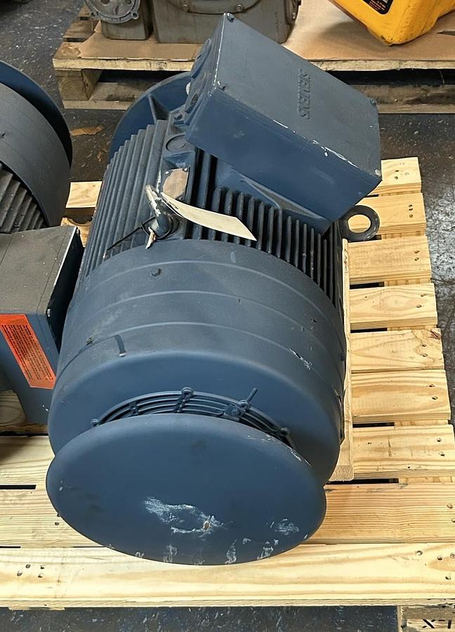 Used SIEMENS,1LG4-207-4AA64,MOTOR 40/34.5KW 400/460V 1465/1765RPM
