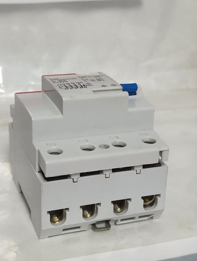 Used ABB,F374,CIRCUIT BREAKER 4-POLE 63 AMP PRE-OWNED
