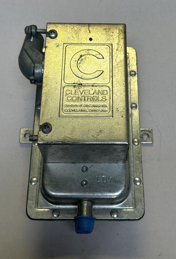 Used CLEVELAND CONTROLS,AFS-222,AIR PRESSURE SENSING SWITCH
