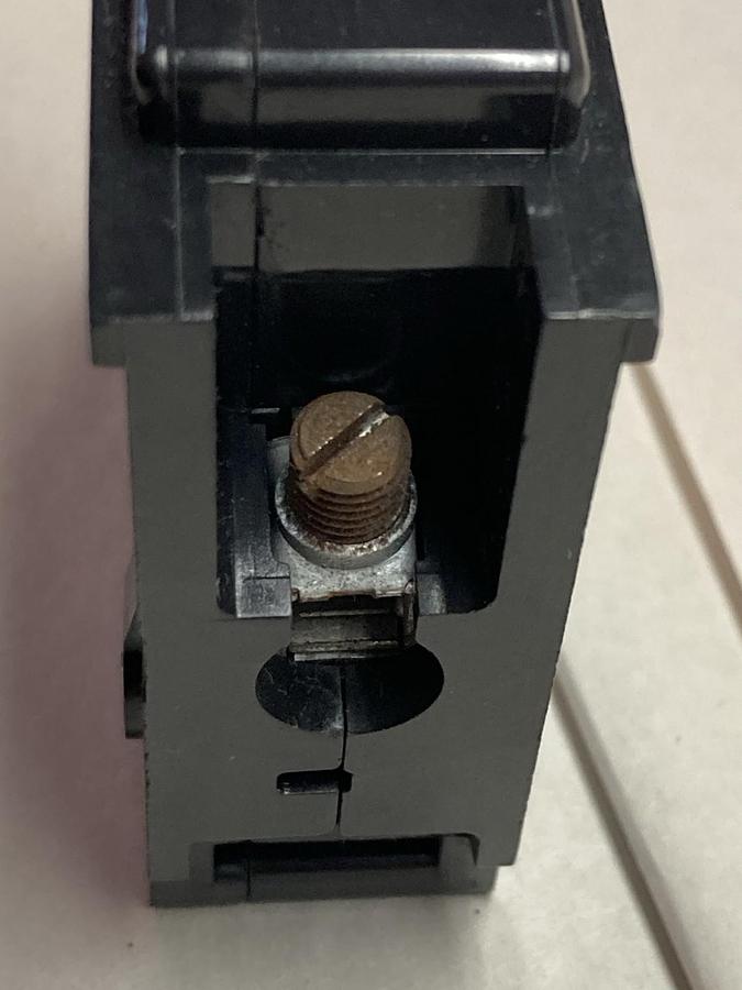 Cutler-Hammer,M1640,1-Pole Circuit Breaker 15A 120/240V
