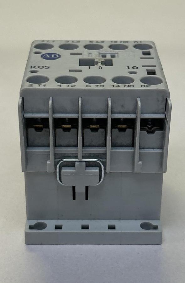Used ALLEN BRADLEY,100-K0510,CONTACTOR 12A 600V