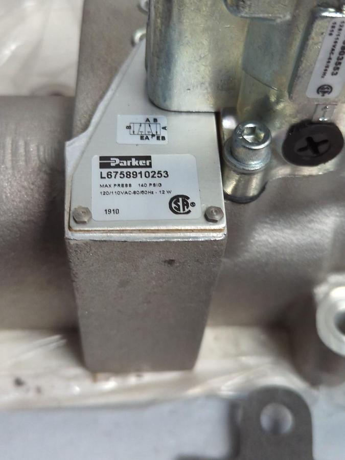 PARKER,L6758910253,SOLENOID VALVE 120/110VAC 50/60HZ 12 WATT NOS