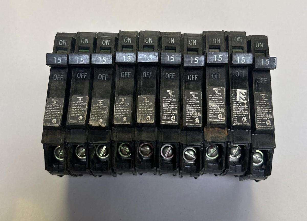 Used GENERAL ELECTRIC,THQP115,CIRCUIT BREAKER 14A 120/240V 1P LOT OF 10