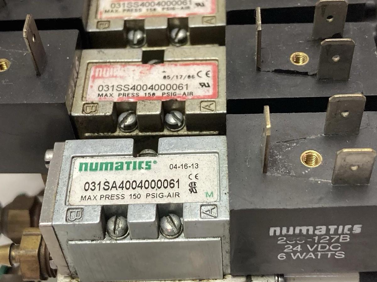 Used Numatics,041BB400M0000F,Solenoid Valve w/Sub-D Connector Block