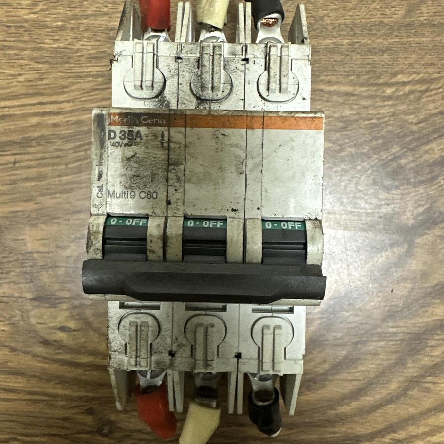 Used Merlin Gerin,Multi9 C60 D 35A 240v,Breaker