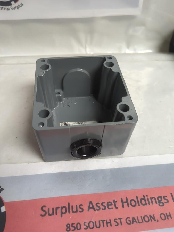 Used ALLEN BRADLEY,800T-1TZ-800T-H17,ENCLOSURE & SELECTOR SWITCH ASSEMBLY PRE-OWNED